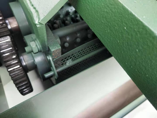 Универсальный гранулятор для удобрений (англ. Universal Roll Granulator for Fertilizers)